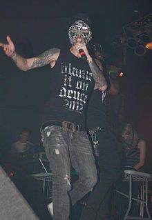 220px-Deuce-9liveslive