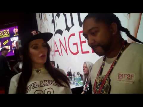 Samantha Baily w/ Tone Cruz AEE 2017