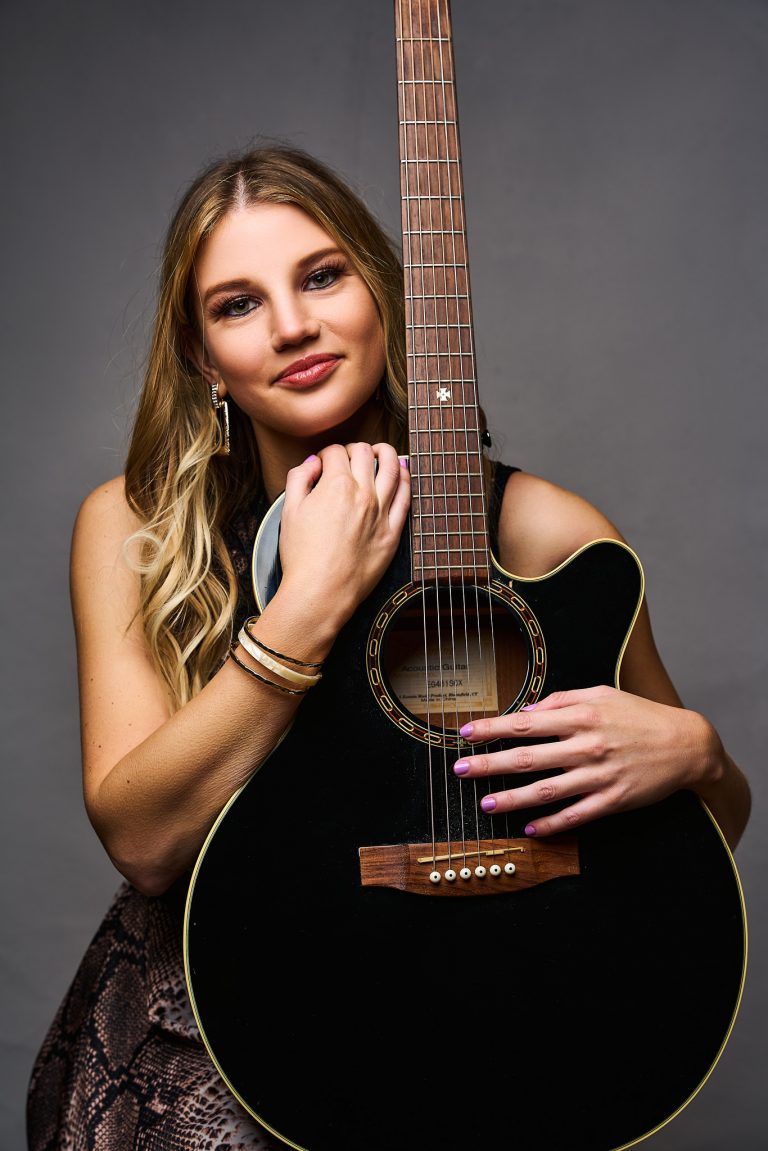 Sarah Harralson Talks “Just The Beginning” EP & Personal Journey
